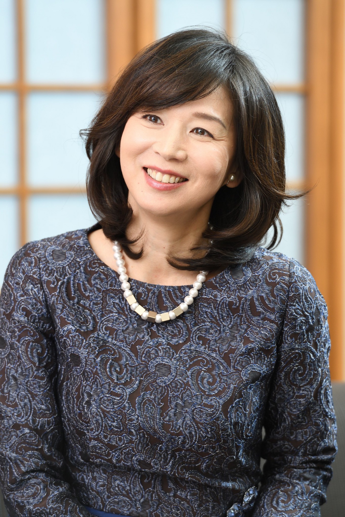 (01)